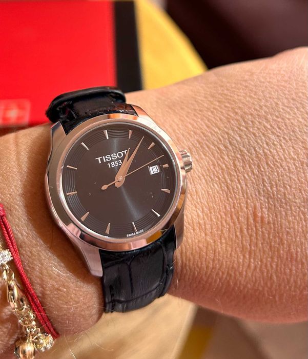 Дамски часовник TISSOT/ТИСОТ T-Classic COUTURIER, стъкло сапфир, черен