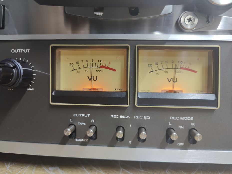 Teac A-3300SX ,stare excelentă,tehnic și estetic