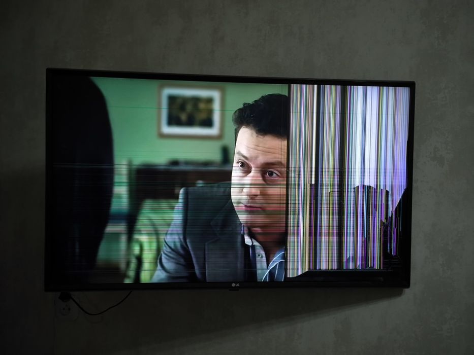 Продам Телевизор LG рабочий, но с битой матрицей