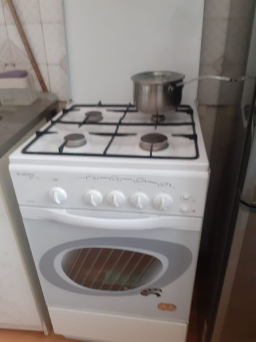 Продам газовую плиту (бу)