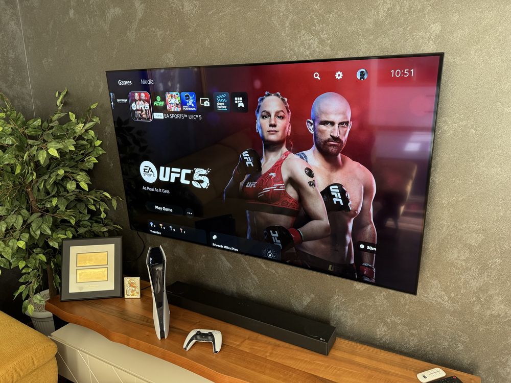 PlayStation 5 + Игри Отличен !