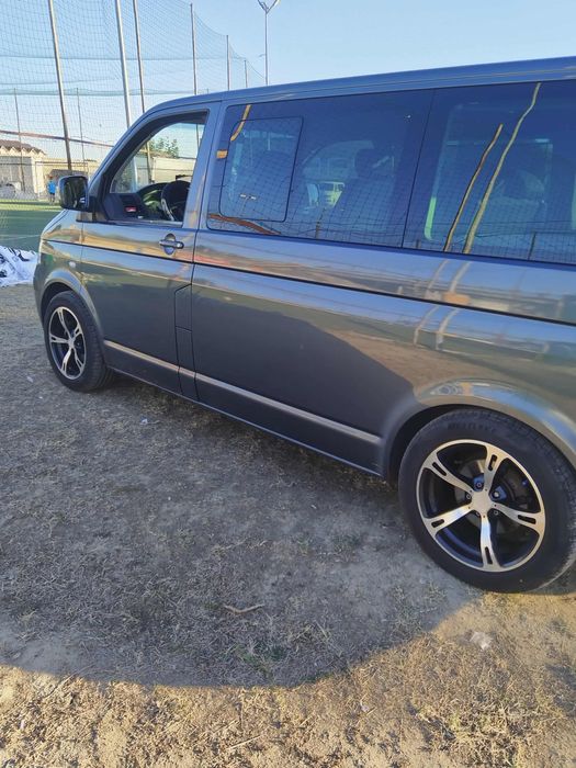 Doar vând vw t5 motor 2.5 TDI