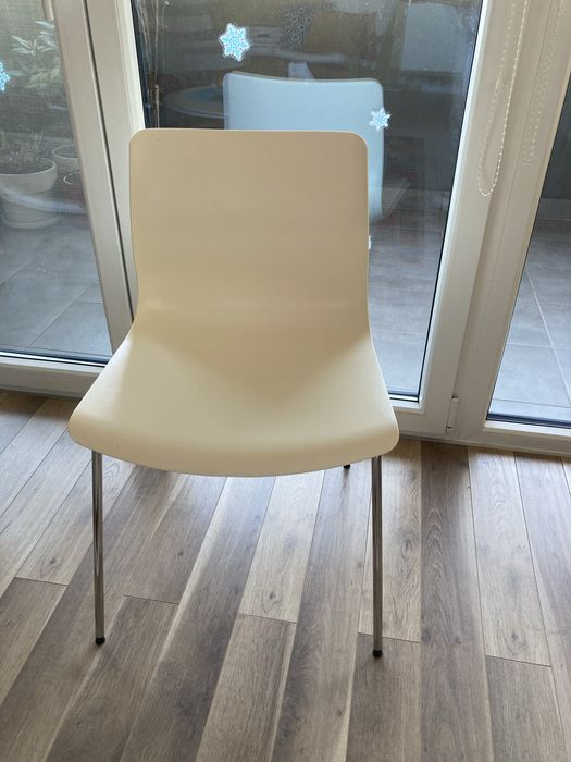 Vand scaune pentru living/bucatarie