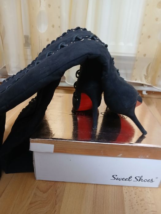 Vând cizme ptr.damă