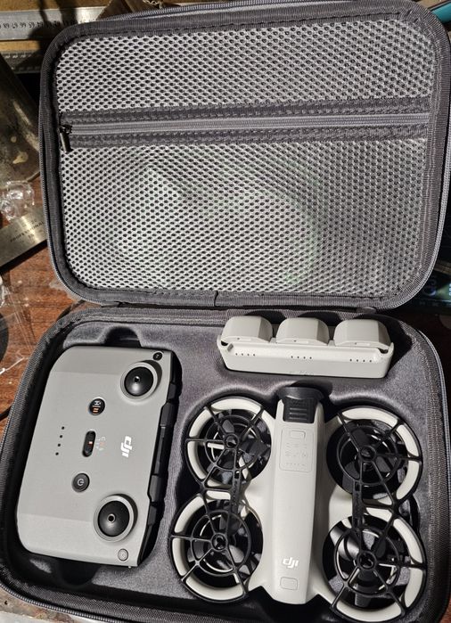 Продам квадрокоптер DJI neo Fly combo