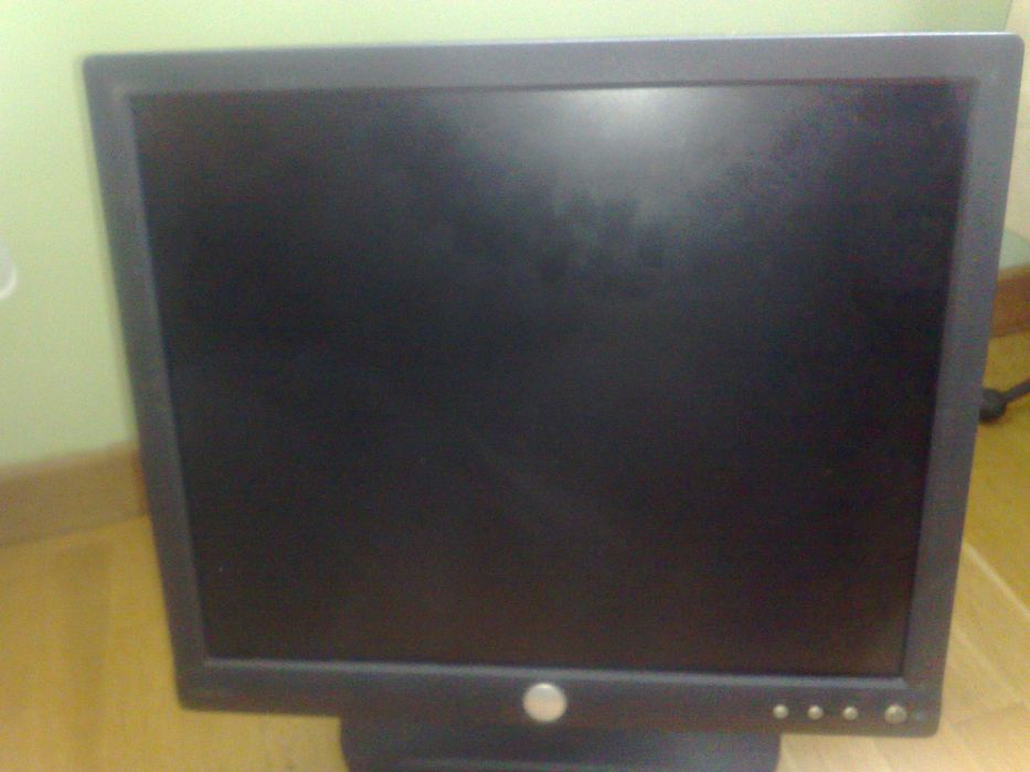 Настолен компютър Е5200 2.5GHz 4GB RAM 160GB HDD + монитор 17"