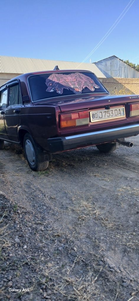 Lada 2107 sotiladi