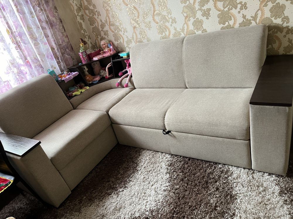 Раскладной диван с креслами