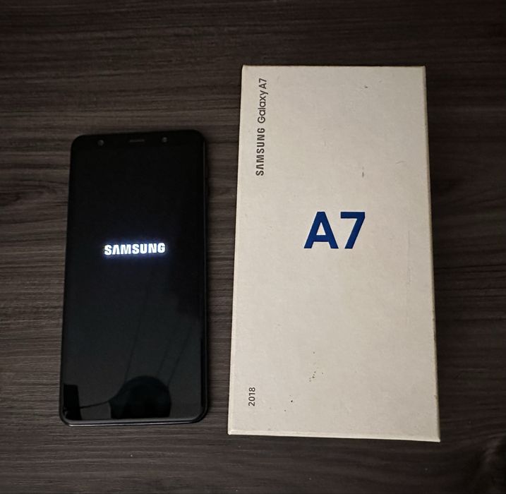 Телефон Samsung Galaxy A7