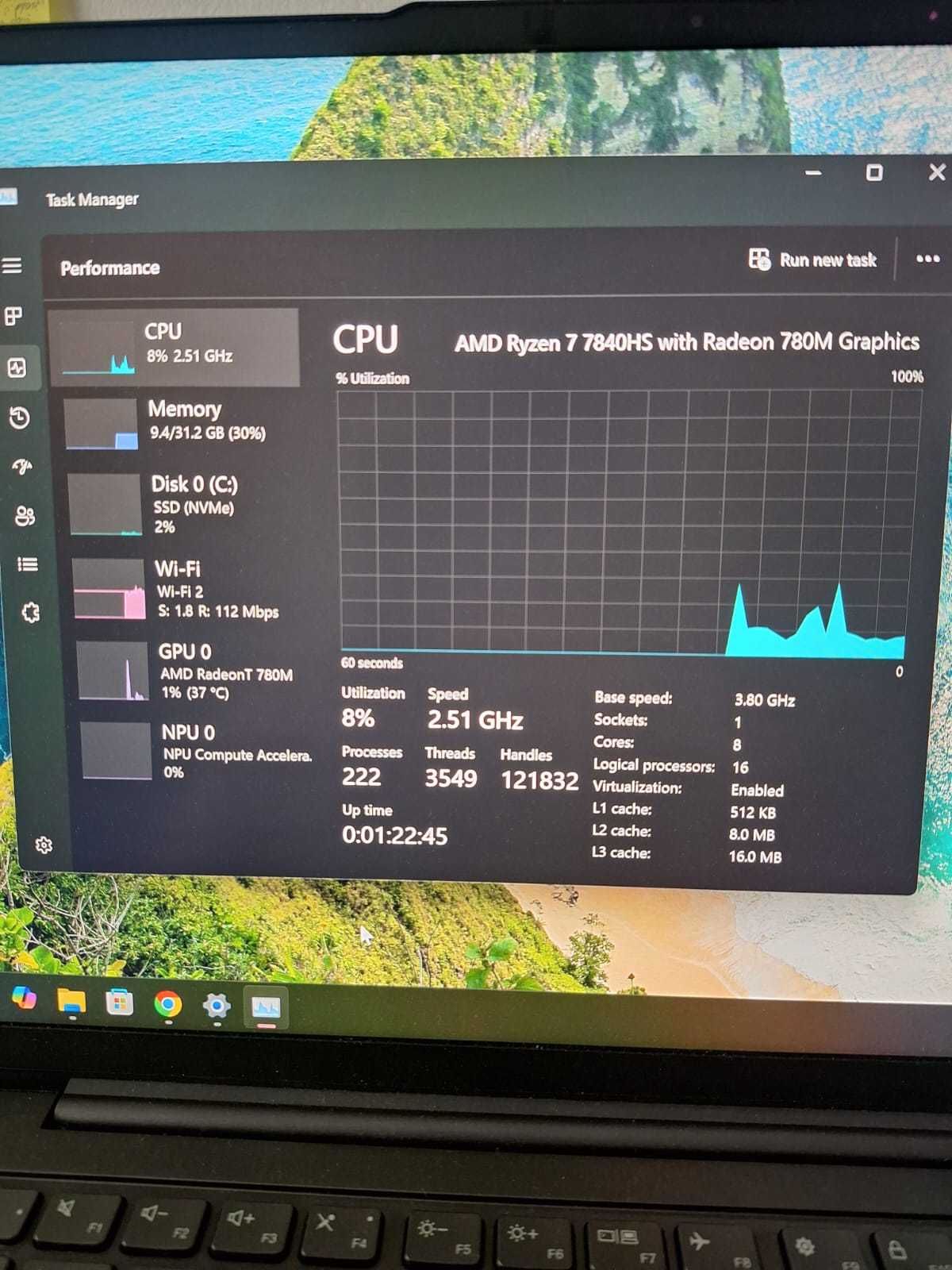 Laptop LENOVO Yoga Pro 7 AMD Ryzen 7 7840HS 32 GB RAM AMD Radeon 780M
