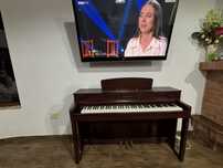 Vand Pianina Yamaha CLP-545 intretnuta foarte bine.