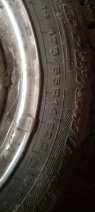 Продам зимние шины