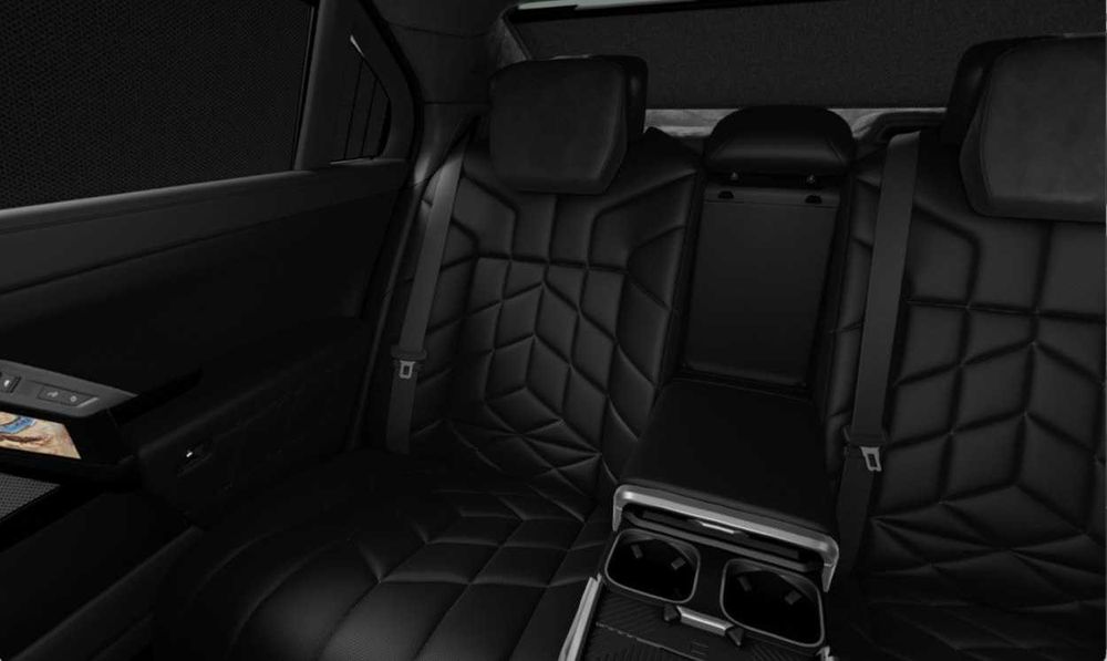 BMW 740i xDrive (G70) с гарантии в наличии