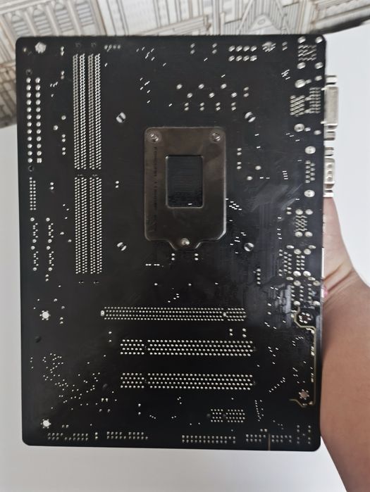 gigabyte ga-h110m-s2pv

I5 6500

Deep cool простая башня сколько стоит