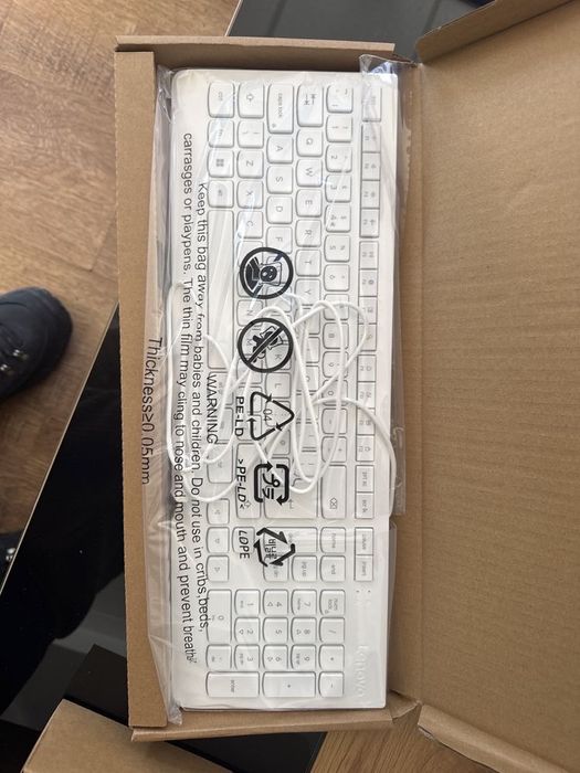 Sistem All-in-One Lenovo IdeaCentre 24IRH9, Intel® Core™ i5-13420H