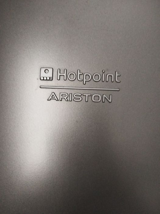 Продам холодильник 2х камерный аристон