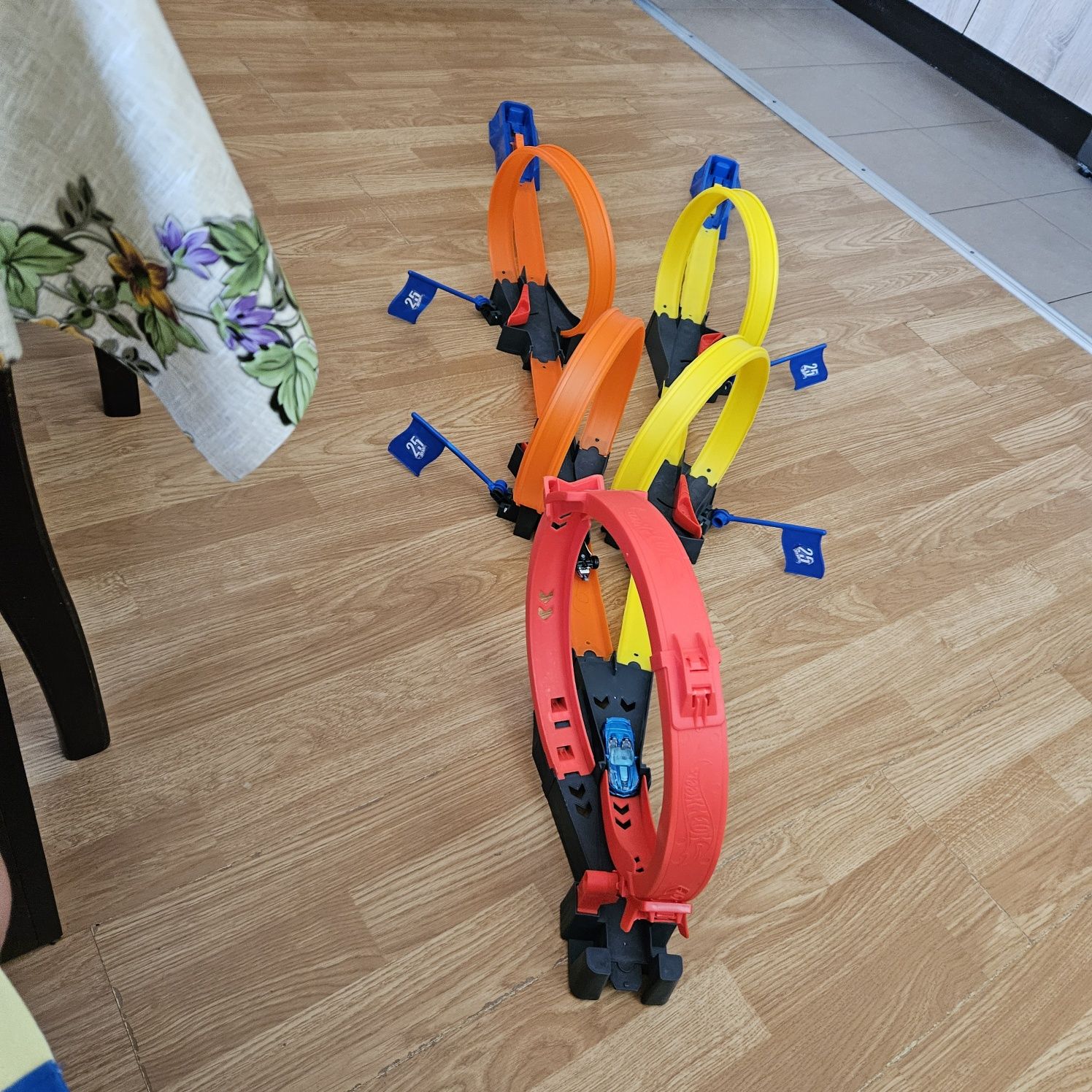 Писта Hot Wheels "Екшън лупинг надпревара"
