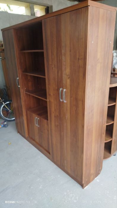 Продам офисный шкаф