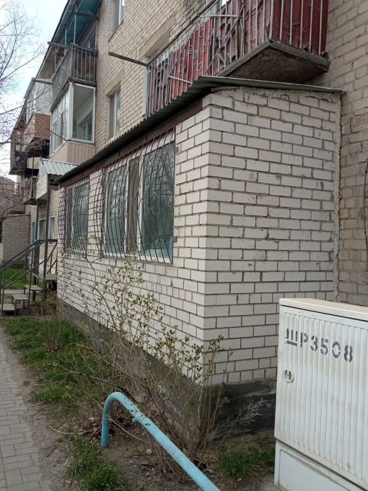 Продам 3-комнатное квартира.Пластиковый окна,входная дверь железная.