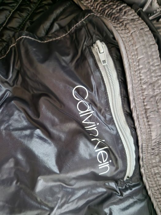 geaca Calvin Klein cu pene