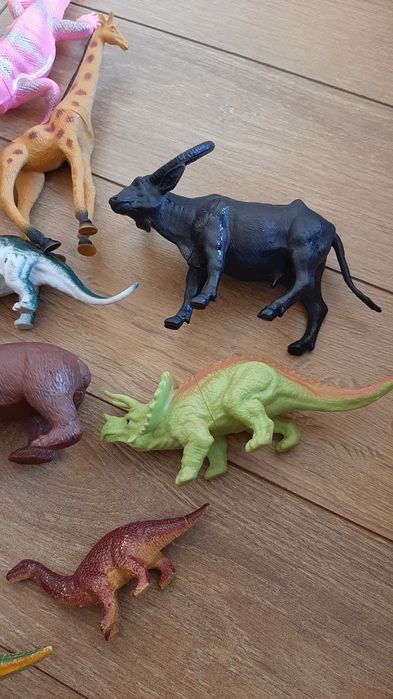 Микс гумени и пластмасови животни