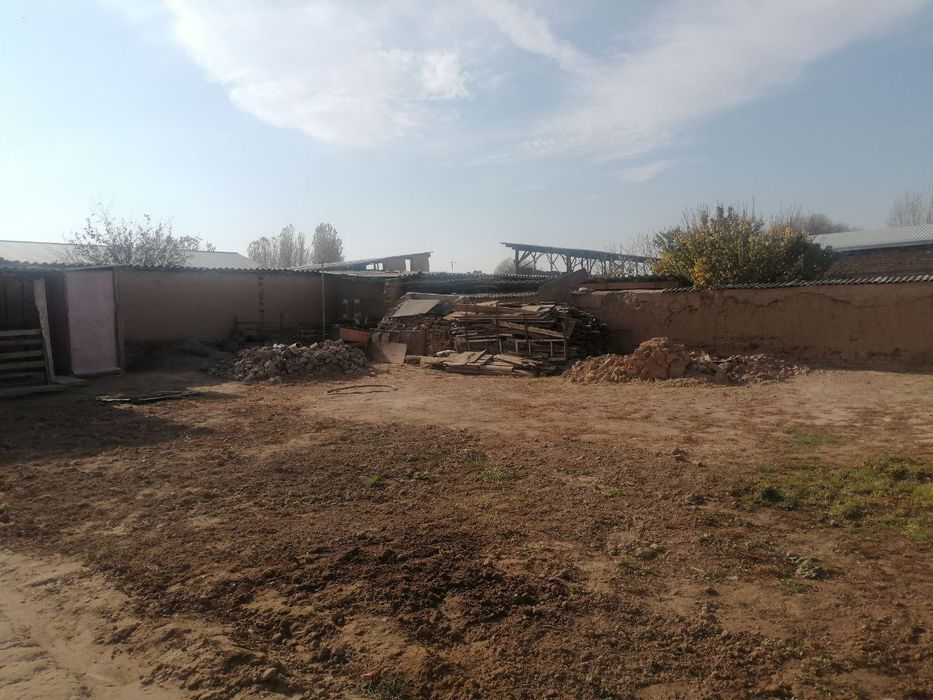 Ташми пустидан коганла 50 йлик да жоелашган  9.5 суток ер сотилади сур