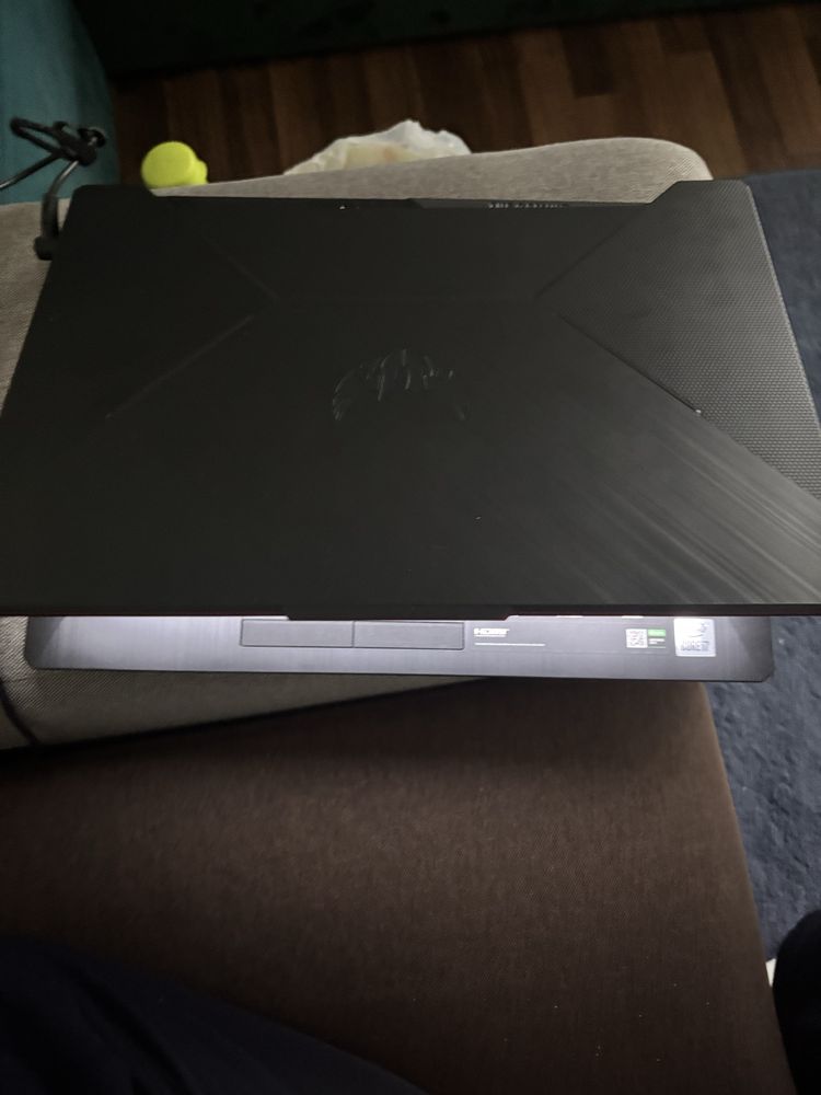 vand laptop de gaming