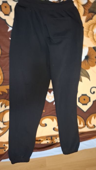 Продавам панталон на Lonsdale нов