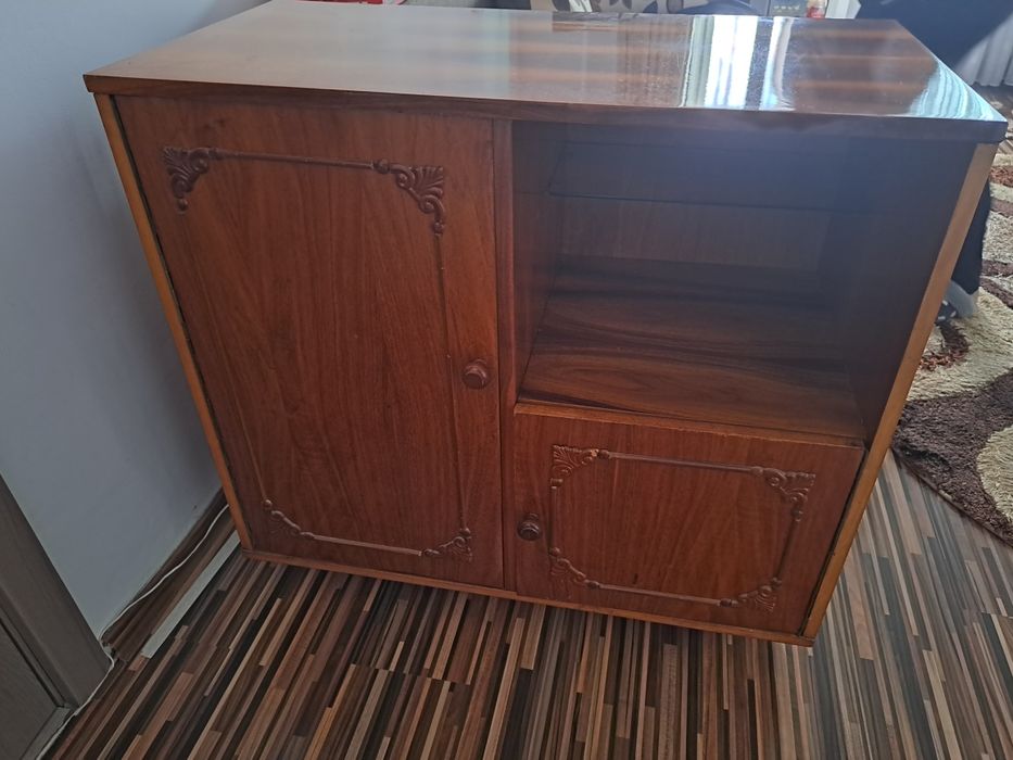 Comodă cu 2 uși, 2 modele.