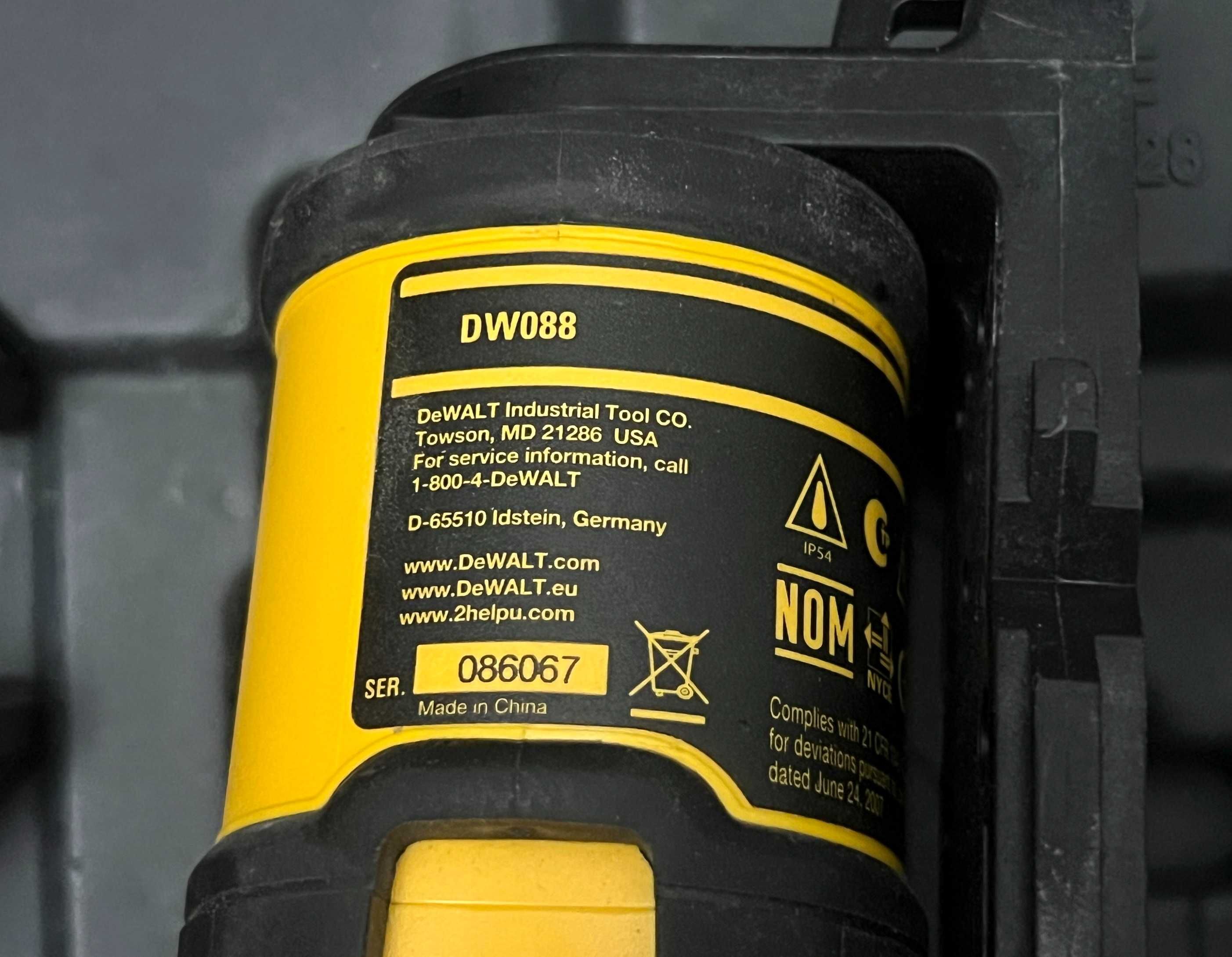 Nivela Laser DeWalt DW088 Interior Exterior + detector DE0892 rosu set