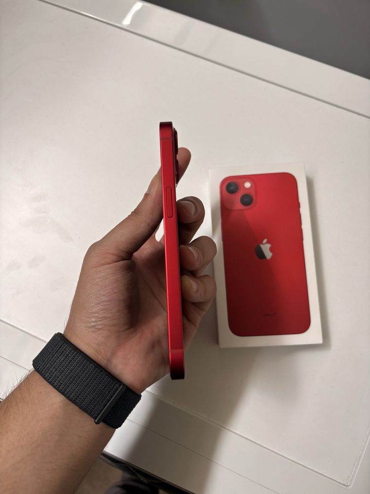 iPhone 13  256 gb red ideal