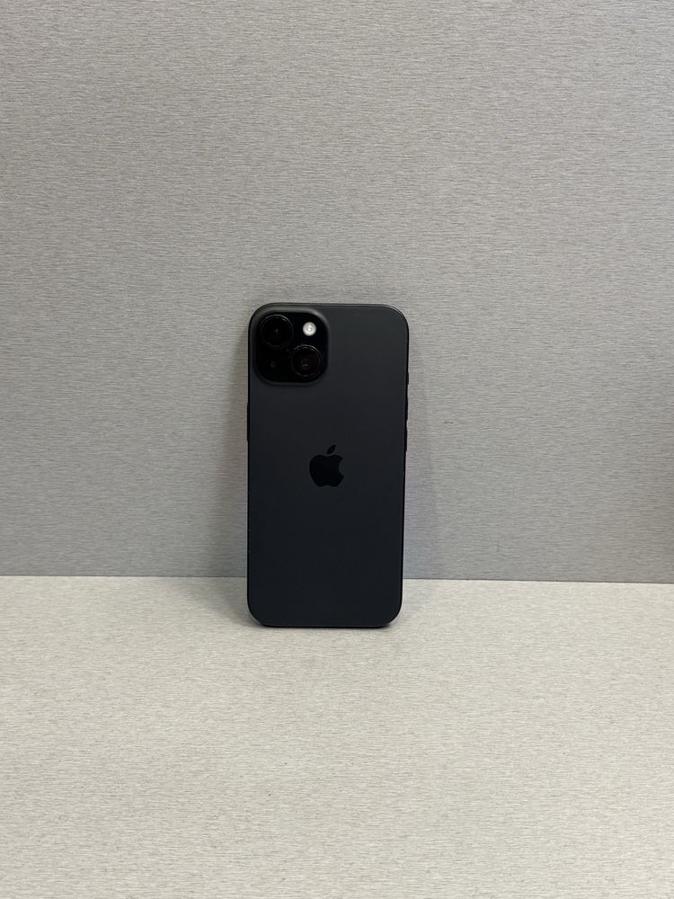 Продавам перфектен iPhone 15 100%