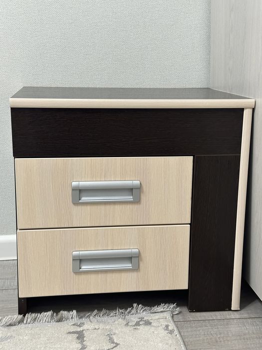 Продам 2 прикроватные тумбочки! Не дорого.