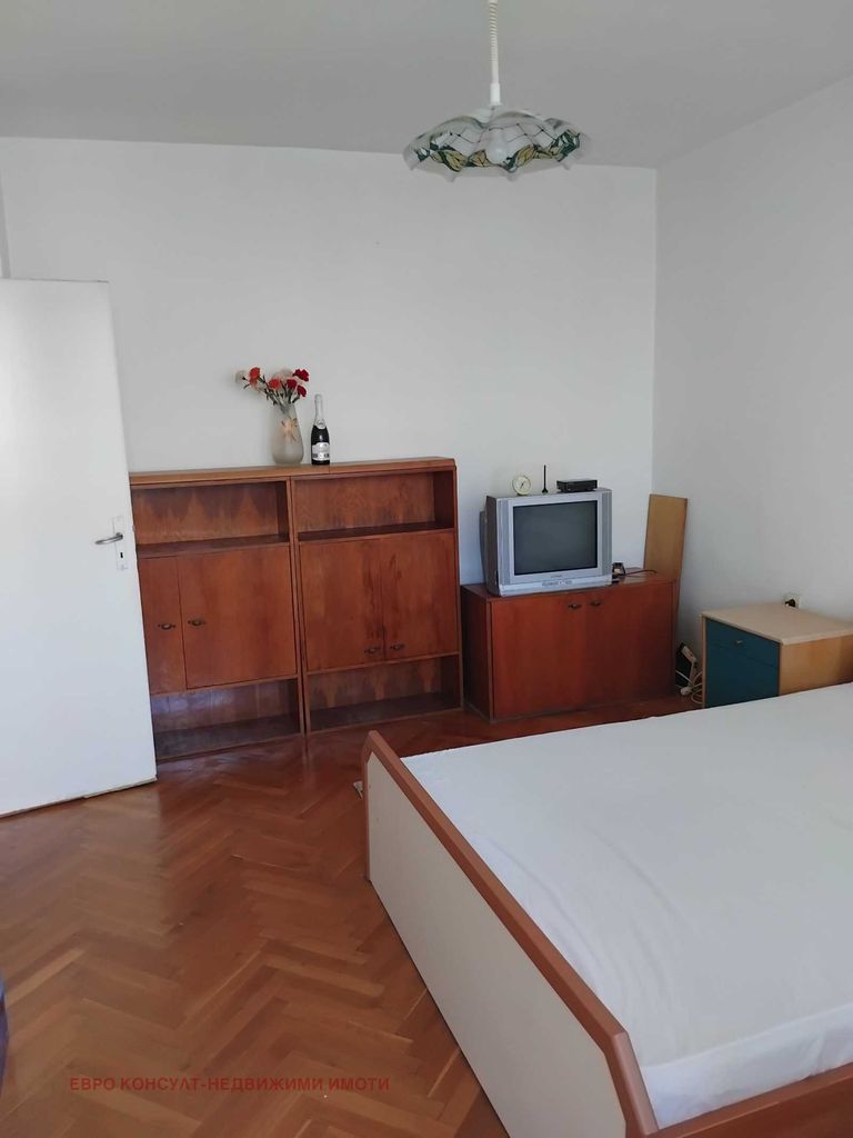 Дава се под наем Двустаен апартамент в София, Стрелбище - 74 кв.м за 550 € - Снимка #9