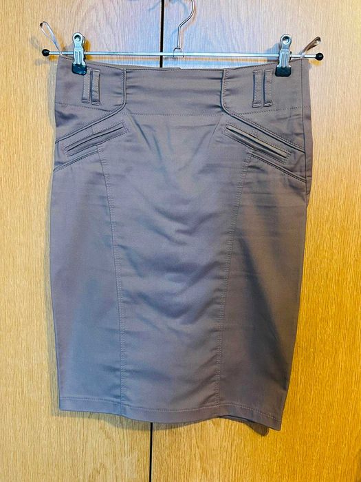 Елегантни поли-ежедневни и делови.