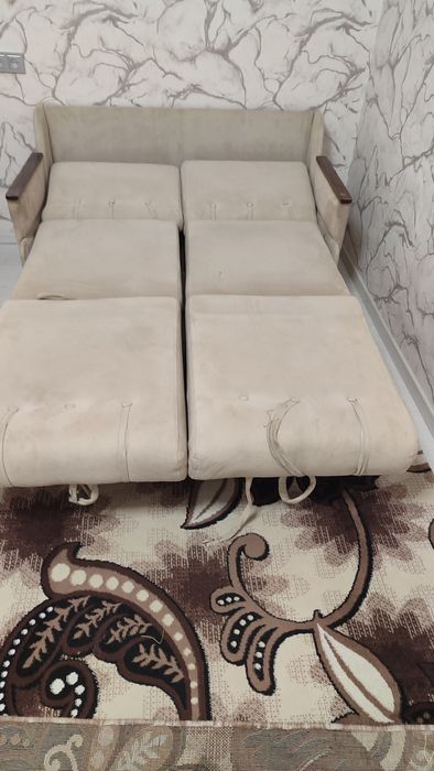 срочно продам диван трансформер в отличном состоянии