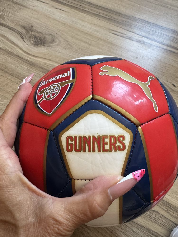 Чисто нова оригинална топка ARSENAL FAN BALL !