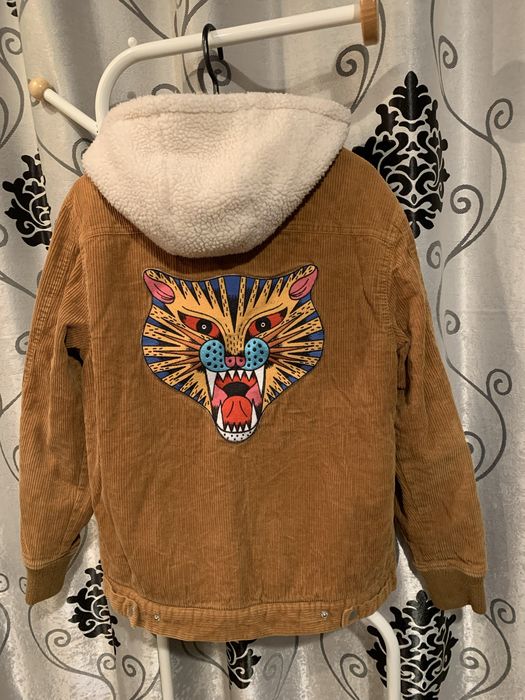 Geaca Bershka x FEDEZ Borg Jacket with embroidery