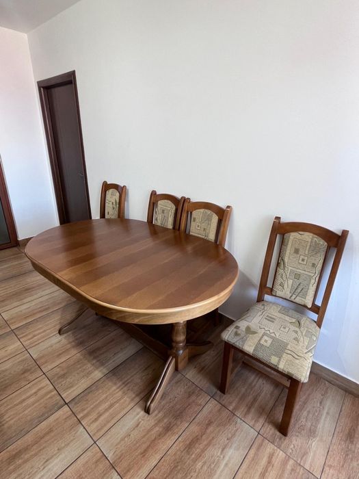 Masa lemn masiv extensibila cu 6 scaune