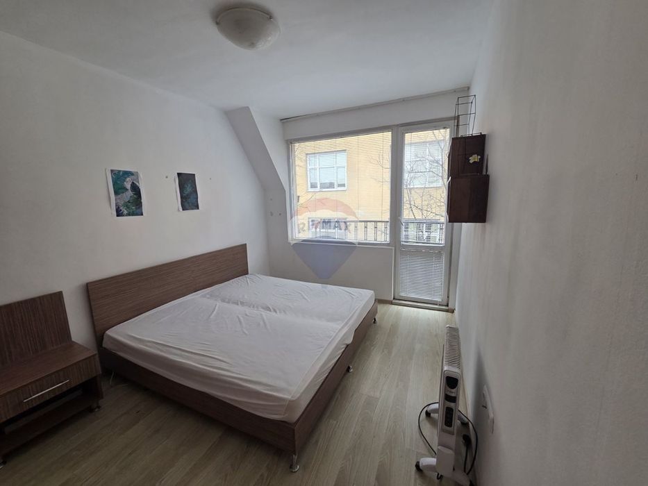 Дава се под наем Четиристаен апартамент в Варна, Зимно кино Тракия - 110 кв.м за 612 € - Снимка #6