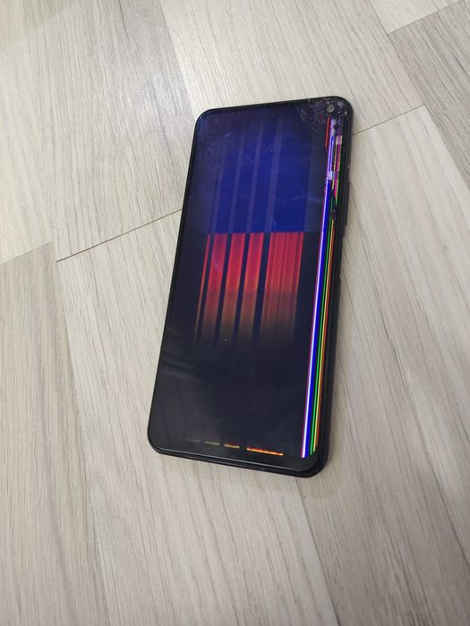 Vivo iqoo z1x 5g 8 /128 ekran singan