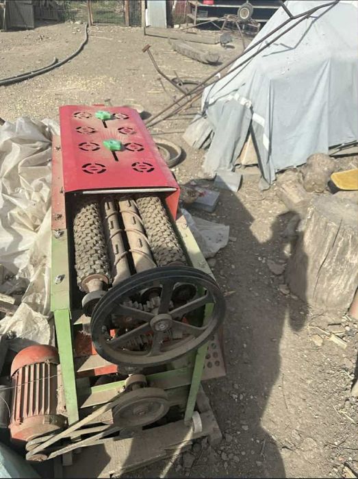 Mașină bătut porumbul