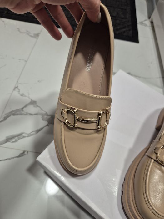 Дамски лоуфъри бежови