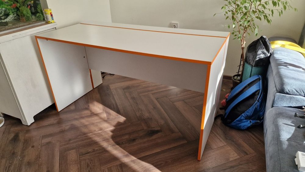 Компютърно Бюро 140×70