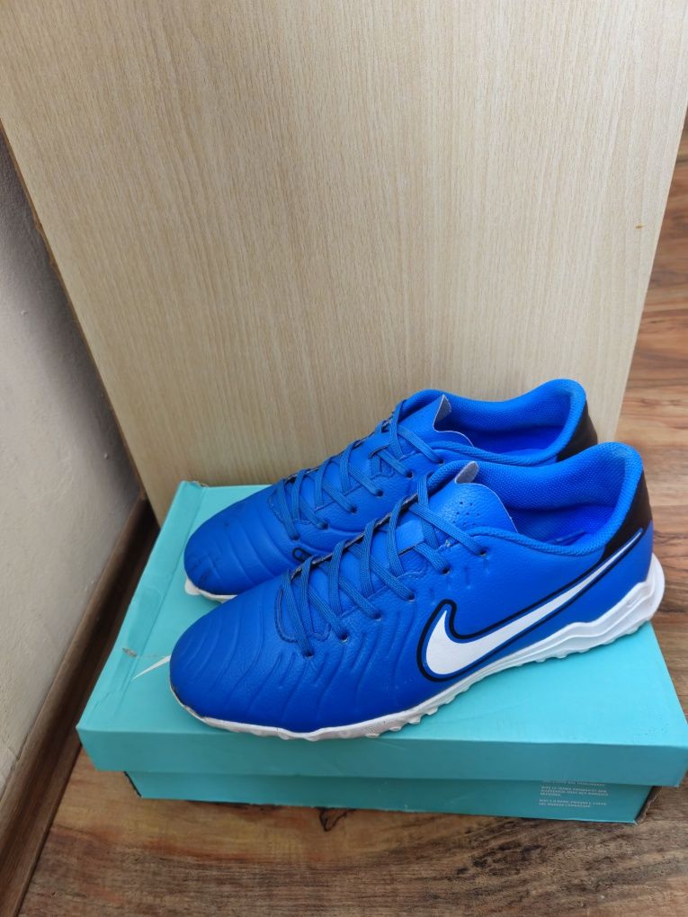 Стоножки Nike Tiempo Legend 10 Club TF