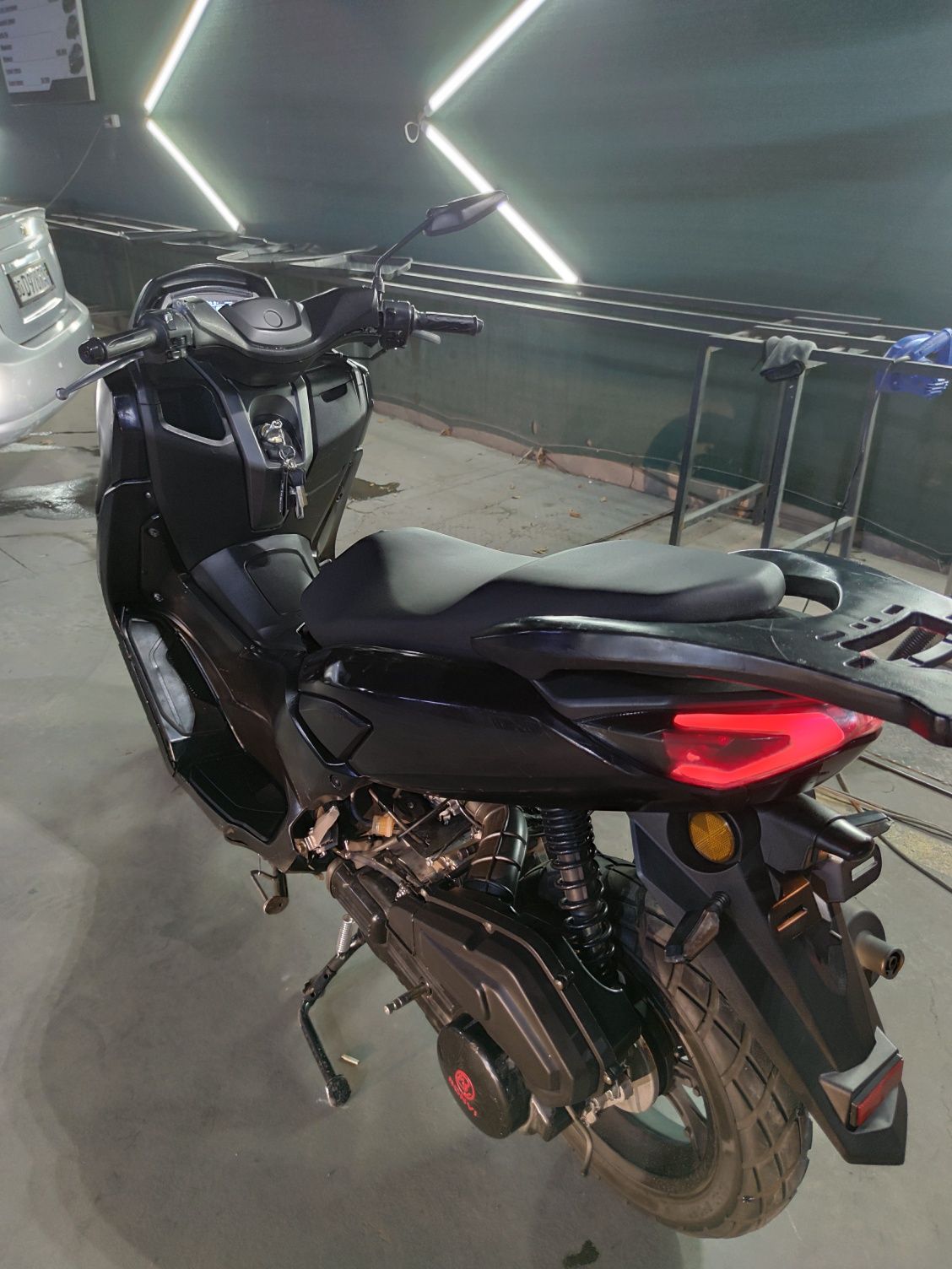 Скутер N Max Yamaha