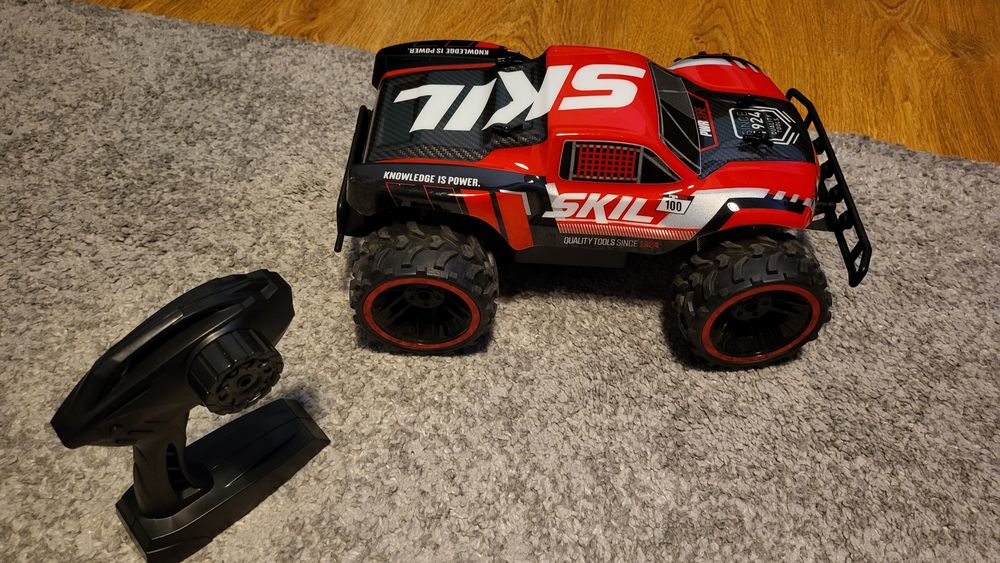 Masina telecomanda cu acumulator si incarcator Skil 20v