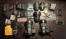 Pachet foto Canon EOS 7D si EOS 450D + 3 obiective, blitz, accesorii
