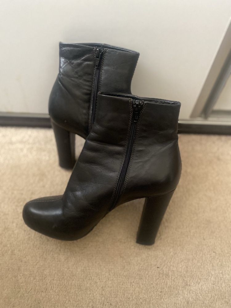 Ghete piele, 38