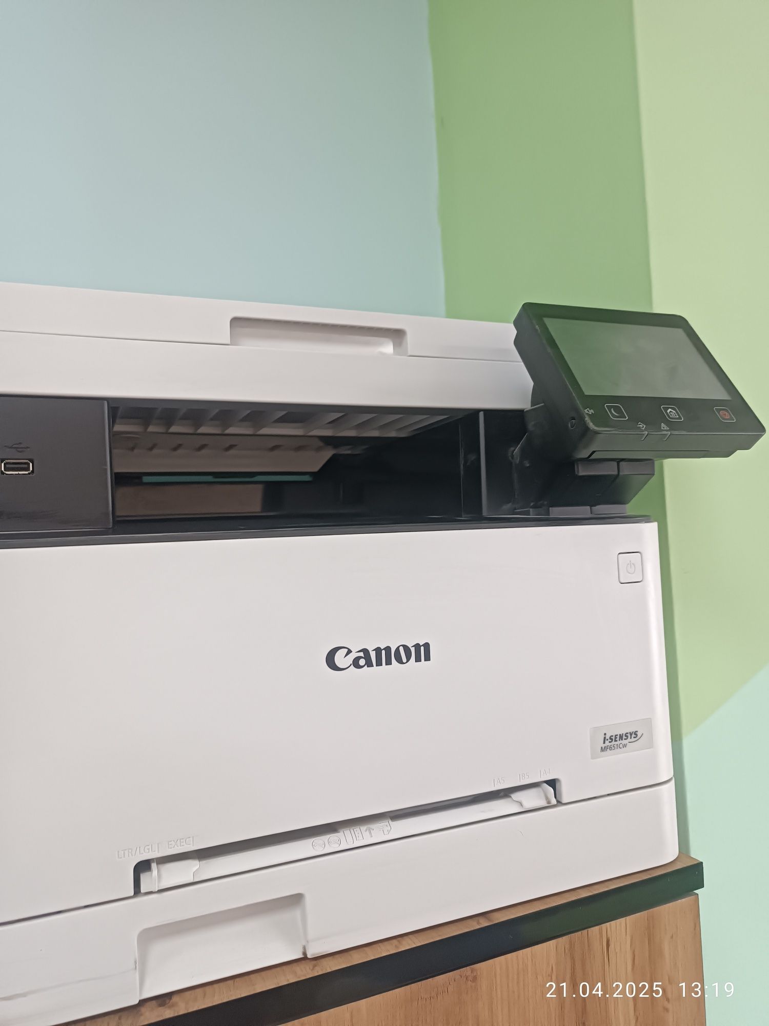 Срочно!!!Продается принтер CANON. I-SENSYS MF651 Cw